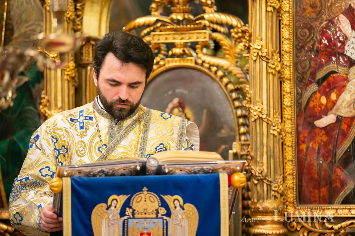 „Întruparea Fiului veșnic al lui Dumnezeu este o lucrare a întregii Sfinte Treimi” 248212