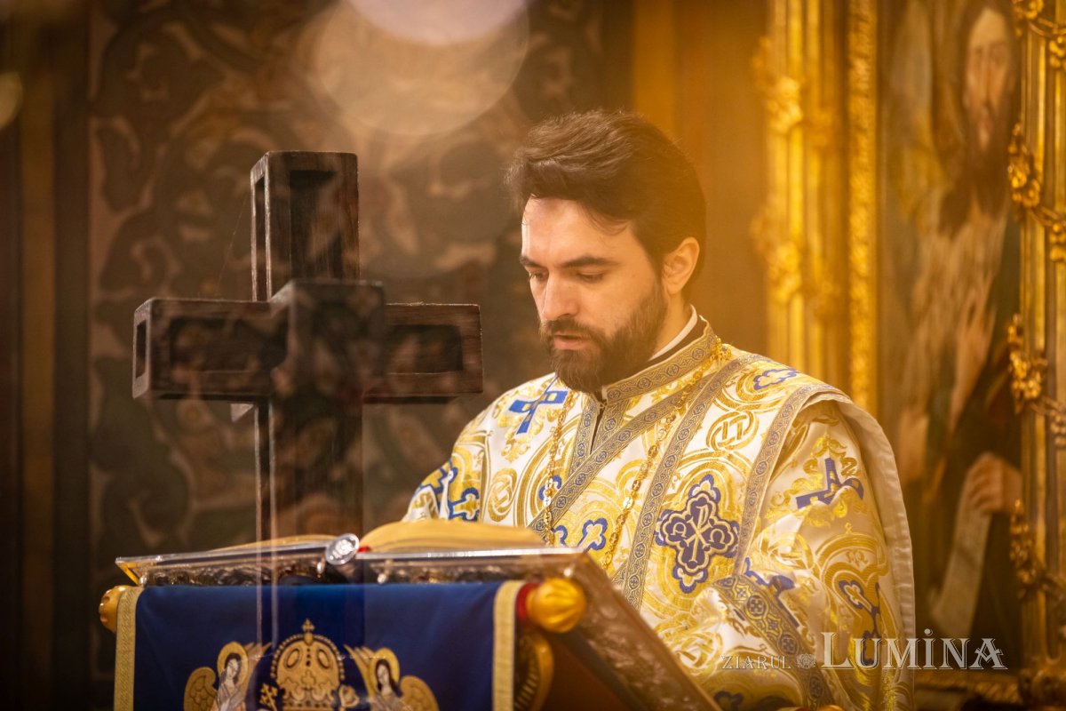 „Întruparea Fiului veșnic al lui Dumnezeu este o lucrare a întregii Sfinte Treimi” 248213