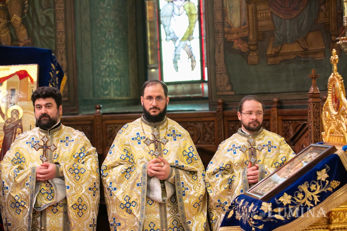 „Întruparea Fiului veșnic al lui Dumnezeu este o lucrare a întregii Sfinte Treimi” 248221