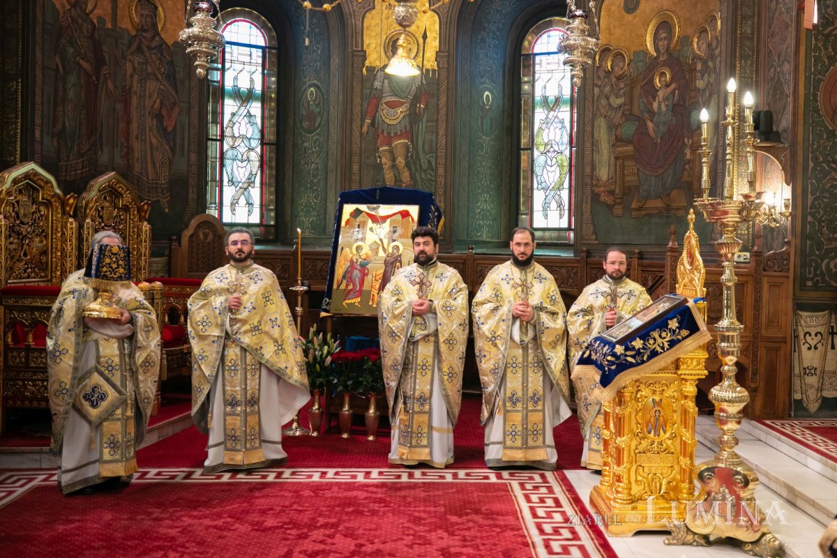 „Întruparea Fiului veșnic al lui Dumnezeu este o lucrare a întregii Sfinte Treimi” 248222