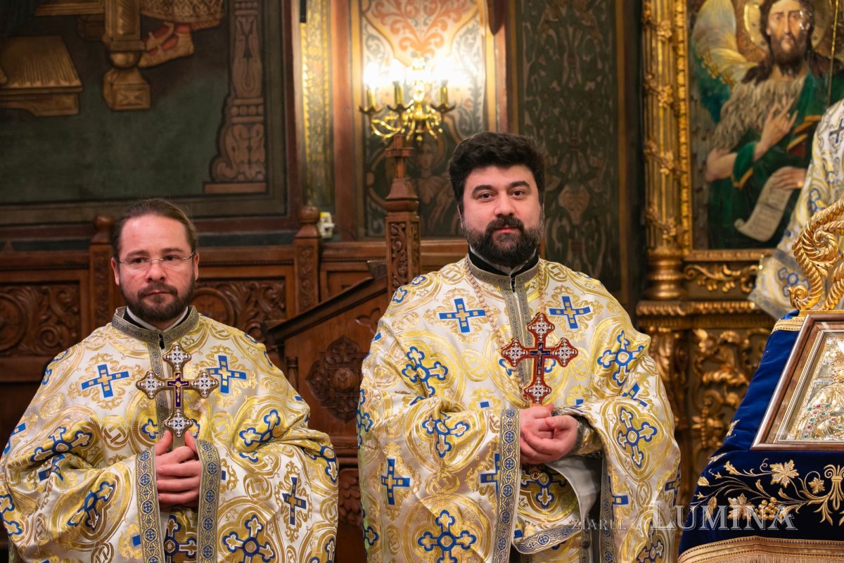 „Întruparea Fiului veșnic al lui Dumnezeu este o lucrare a întregii Sfinte Treimi” 248225