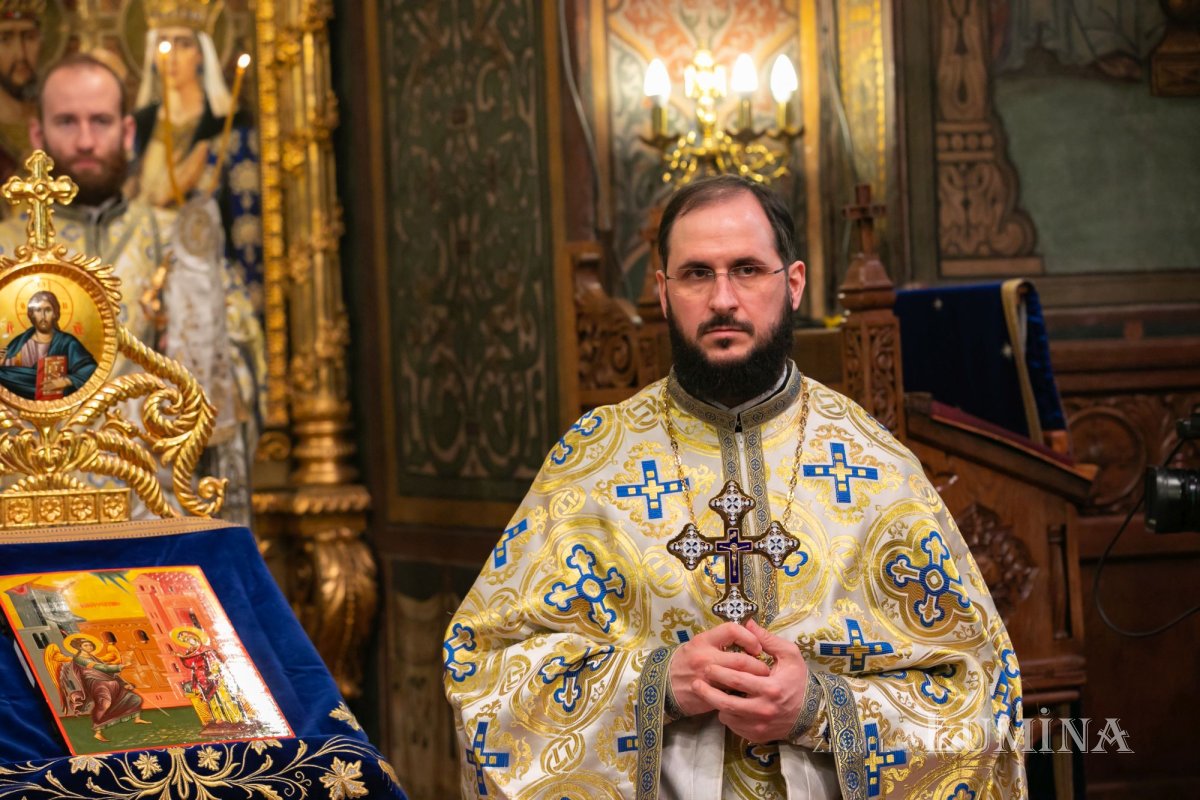 „Întruparea Fiului veșnic al lui Dumnezeu este o lucrare a întregii Sfinte Treimi” 248226