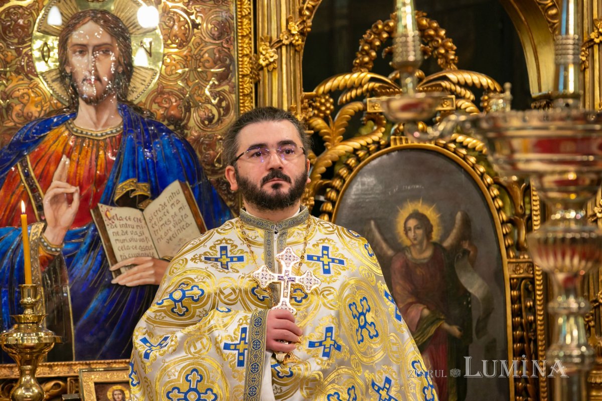 „Întruparea Fiului veșnic al lui Dumnezeu este o lucrare a întregii Sfinte Treimi” 248227