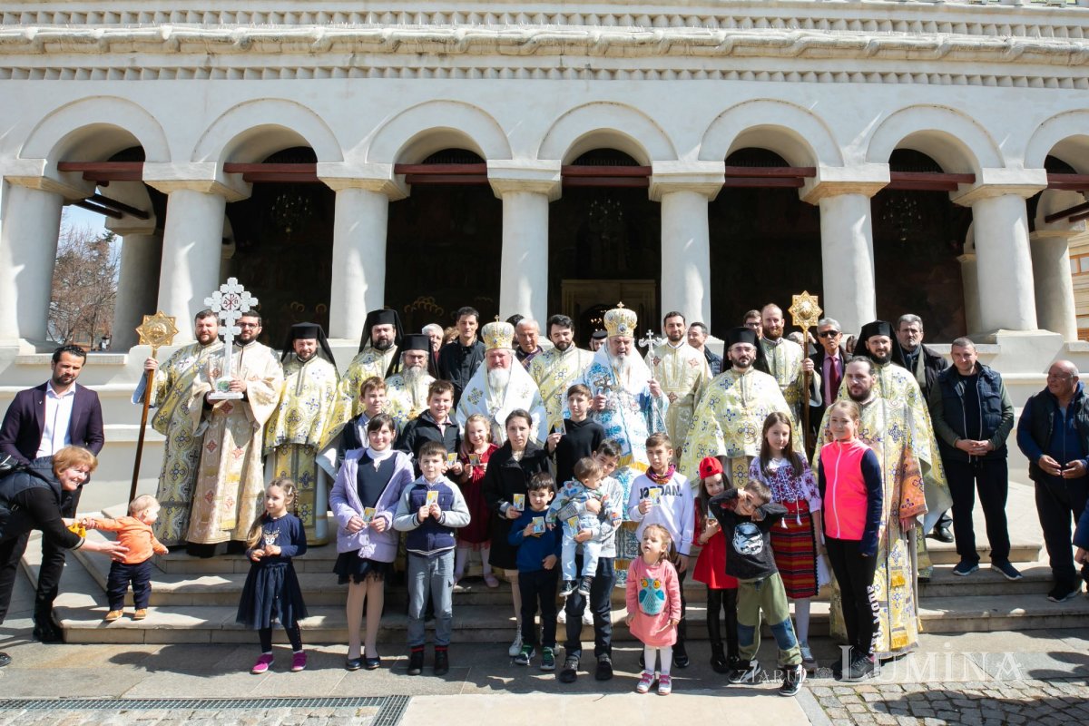 „Întruparea Fiului veșnic al lui Dumnezeu este o lucrare a întregii Sfinte Treimi” 248238