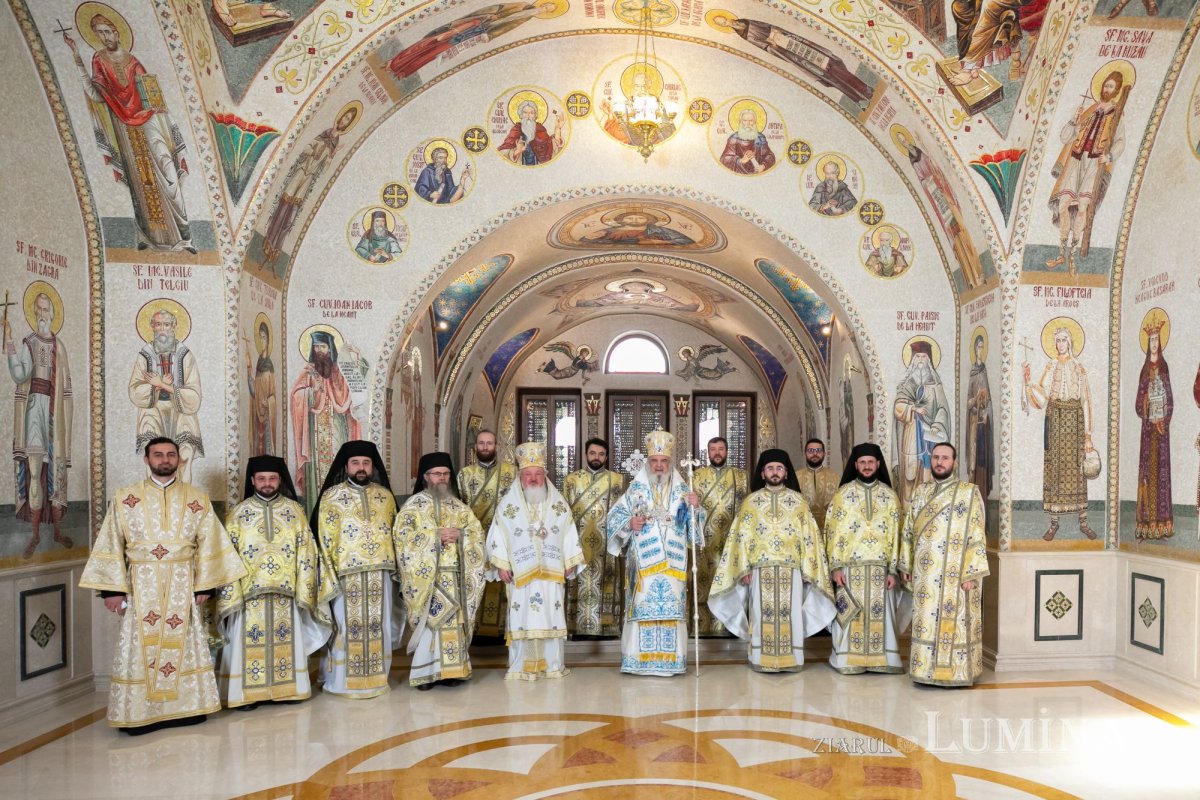 „Întruparea Fiului veșnic al lui Dumnezeu este o lucrare a întregii Sfinte Treimi” 248240