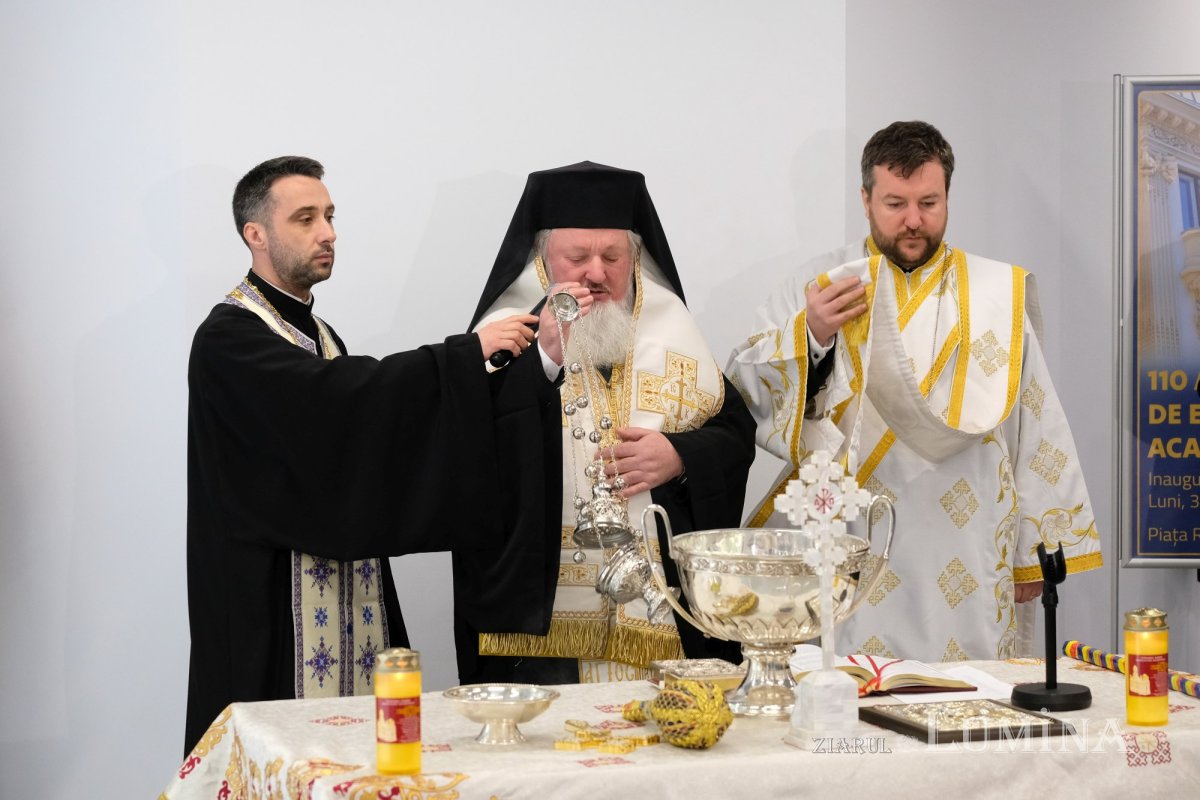 O nouă clădire redată frumuseții dintâi în Piața Romană  249142