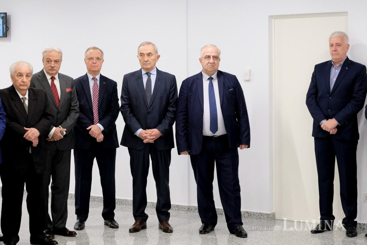 O nouă clădire redată frumuseții dintâi în Piața Romană  249143