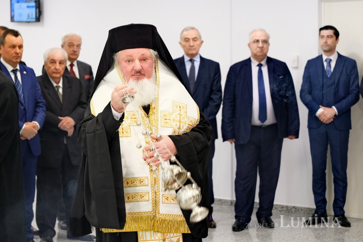 O nouă clădire redată frumuseții dintâi în Piața Romană  249144