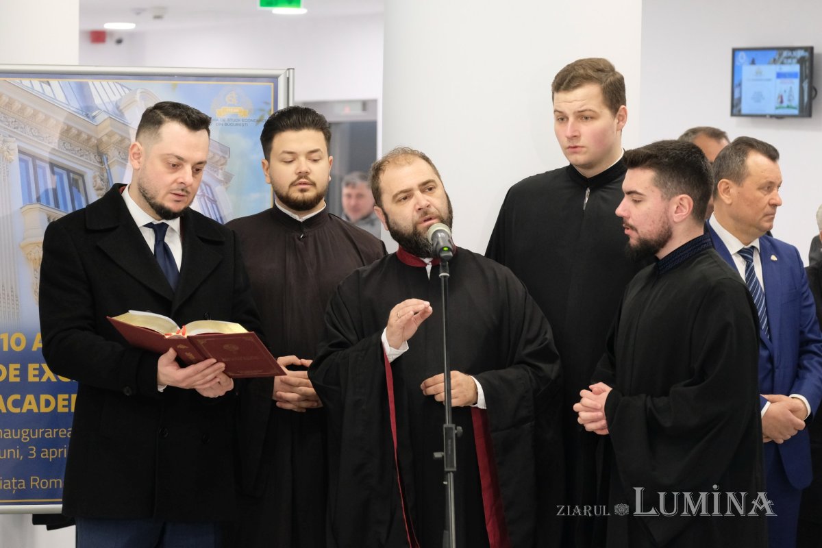 O nouă clădire redată frumuseții dintâi în Piața Romană  249145