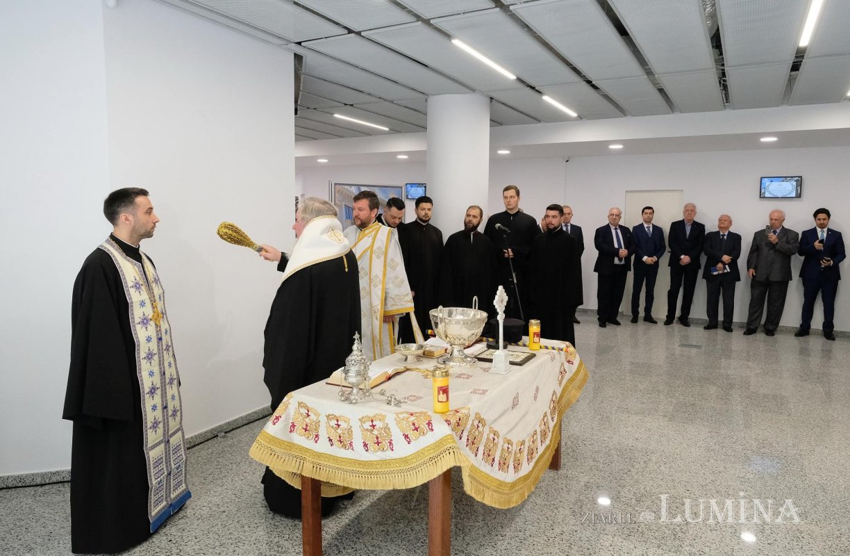 O nouă clădire redată frumuseții dintâi în Piața Romană  249152