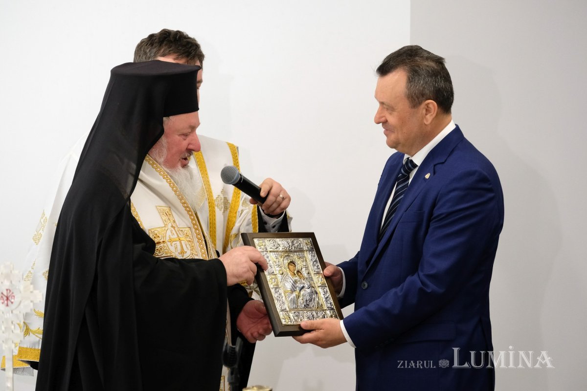 O nouă clădire redată frumuseții dintâi în Piața Romană  249161