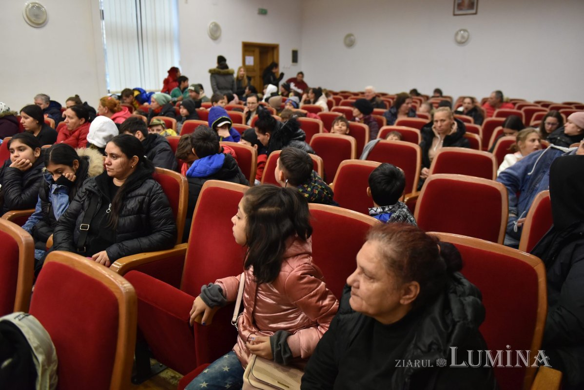 Proiectul „Îmbracă un copil de Paști”  în Protoieria Sector 3 Capitală 249305