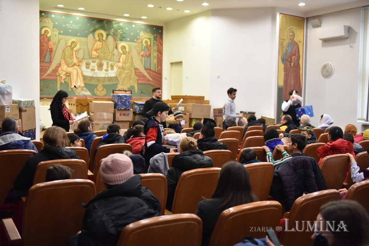 Proiectul „Îmbracă un copil de Paști”  în Protoieria Sector 3 Capitală 249321