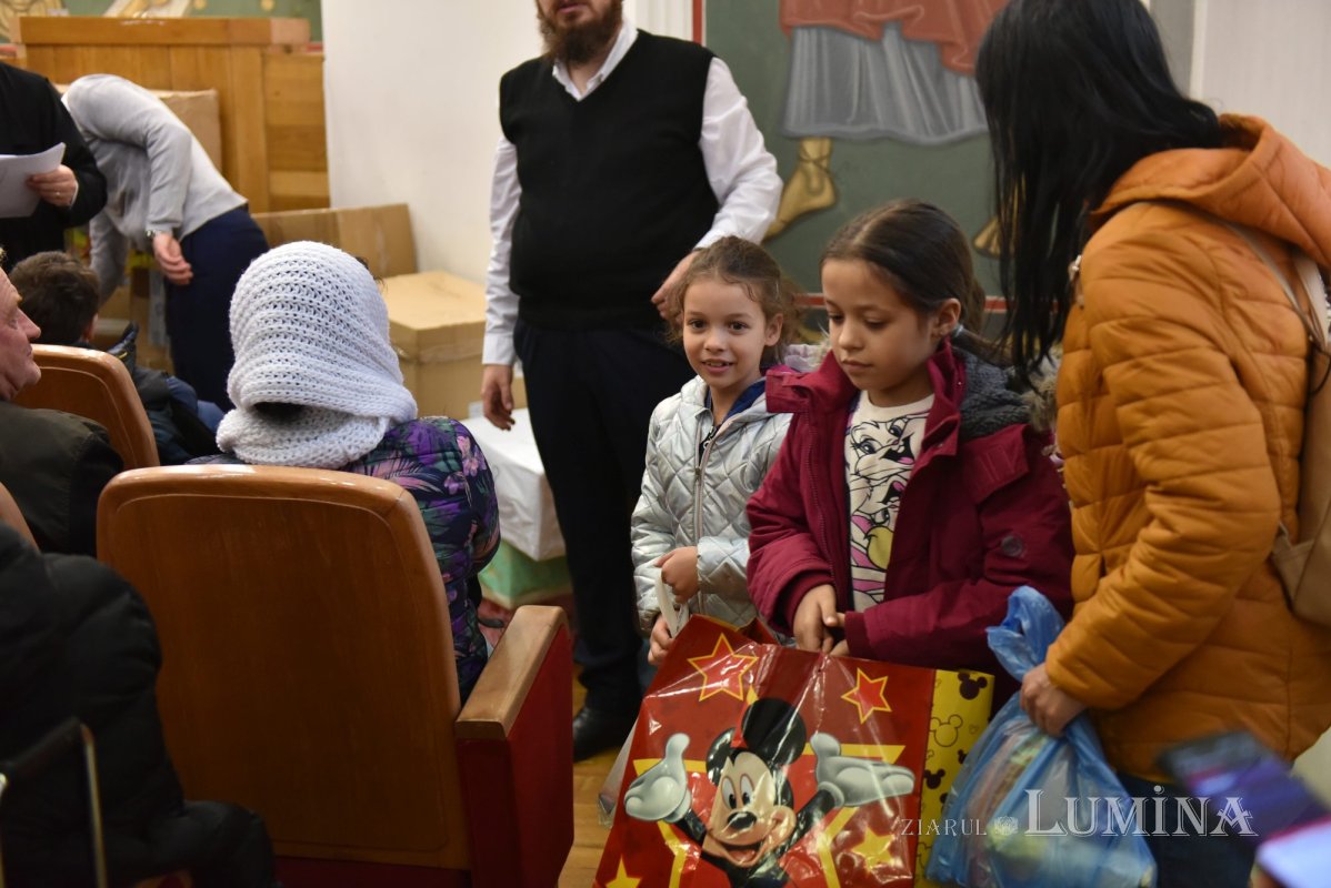 Proiectul „Îmbracă un copil de Paști”  în Protoieria Sector 3 Capitală 249324