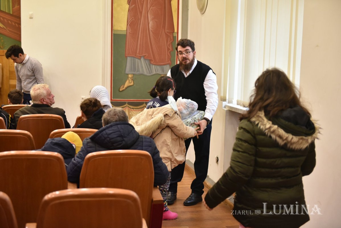 Proiectul „Îmbracă un copil de Paști”  în Protoieria Sector 3 Capitală 249328