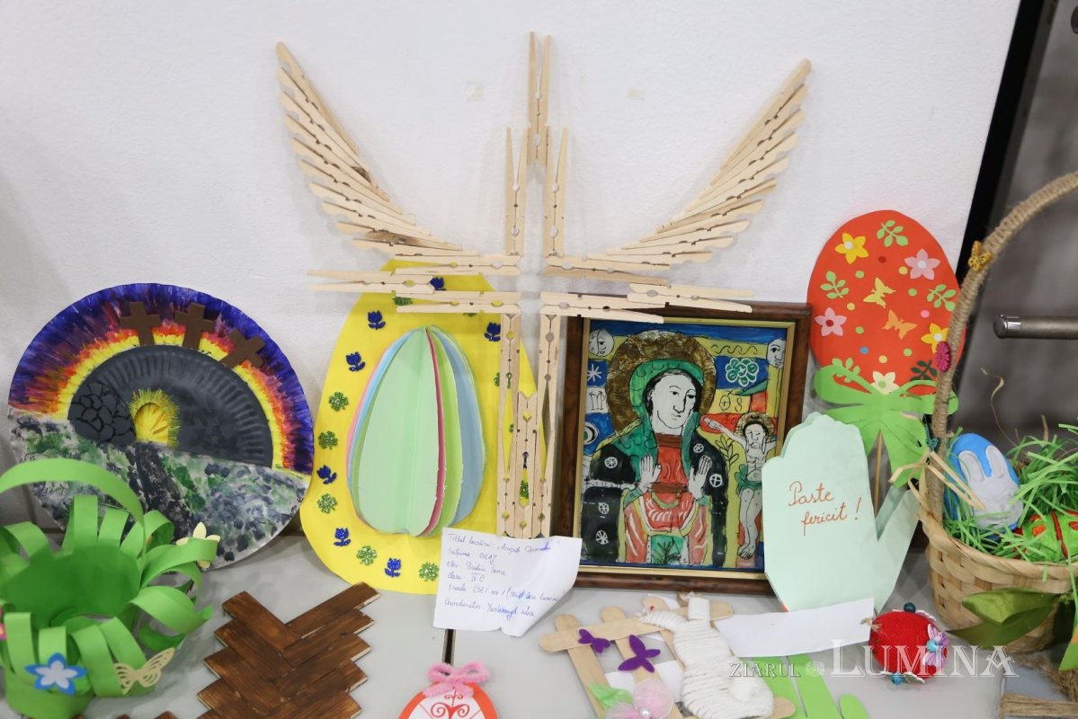 Premierea elevilor câștigători la concursul „Bucuria Învierii” 249366