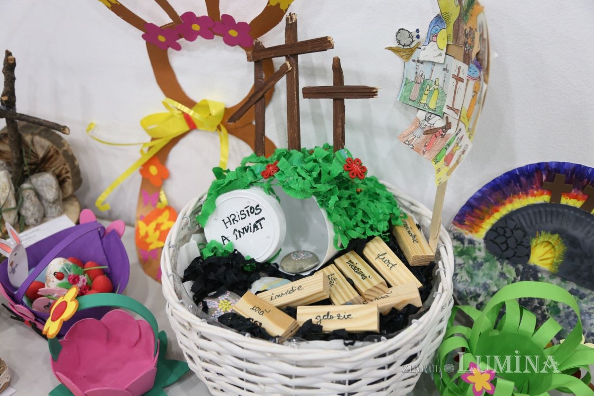 Premierea elevilor câștigători la concursul „Bucuria Învierii” 249367