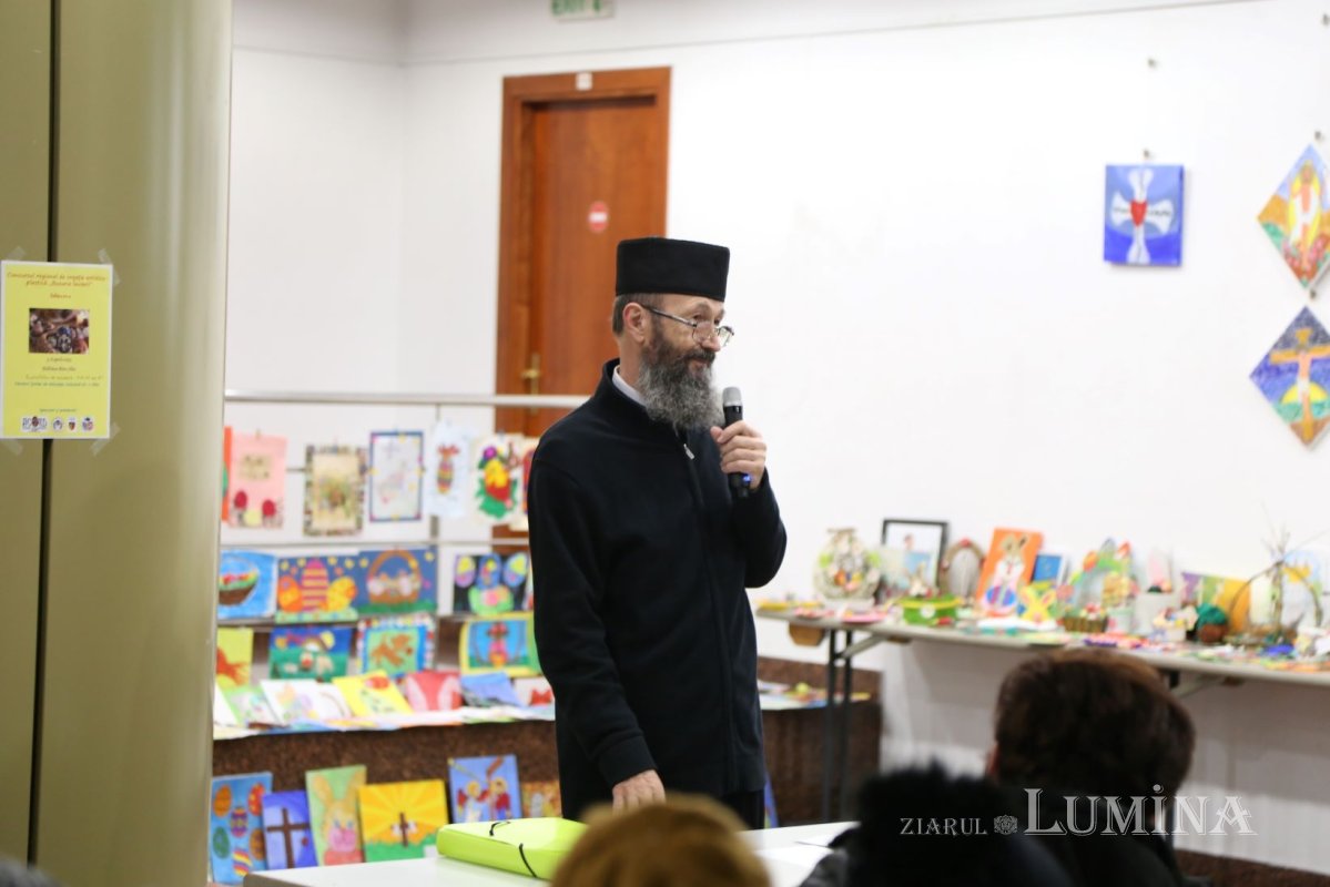 Premierea elevilor câștigători la concursul „Bucuria Învierii” 249372