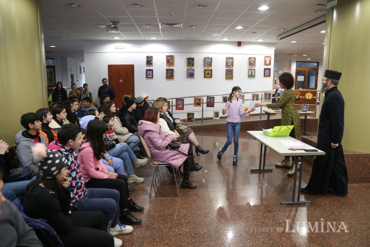 Premierea elevilor câștigători la concursul „Bucuria Învierii” 249373