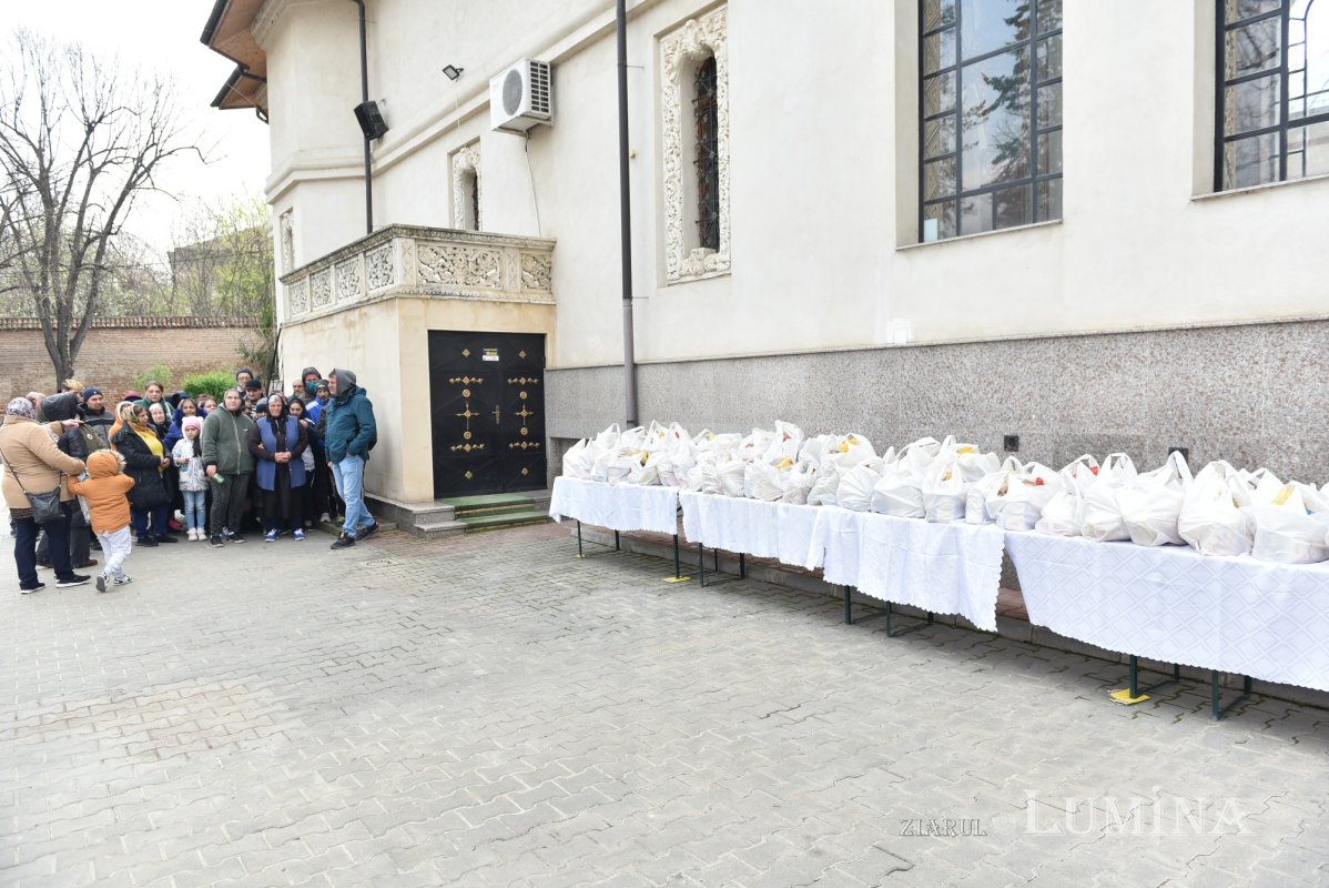 Daruri pentru credincioșii romi de la Parohia Mărcuța din București 249536