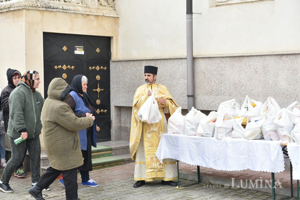 Daruri pentru credincioșii romi de la Parohia Mărcuța din București 249538