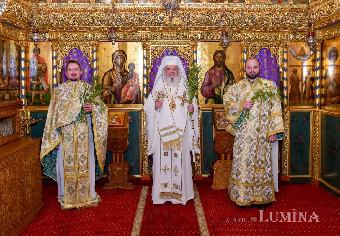 „Florile virtuților din suflete sunt oferite lui Hristos, Cel ce intră în Ierusalim” 249713