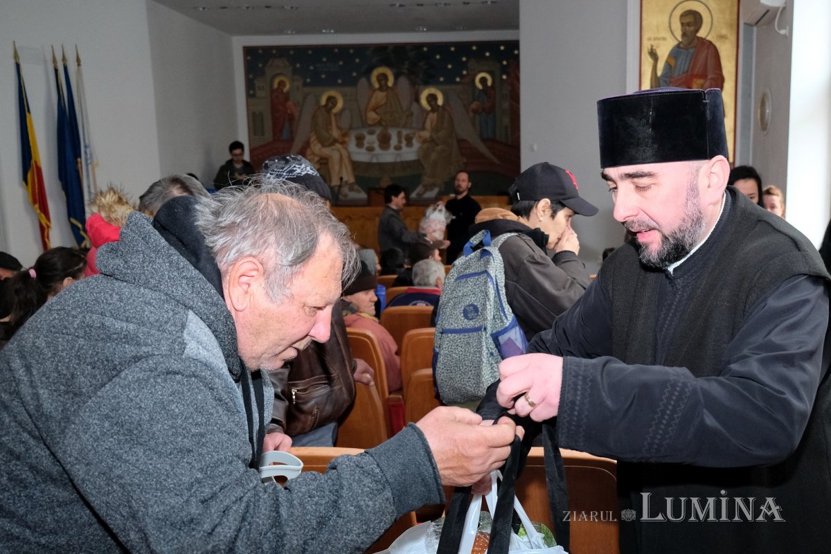 Protoieria Sector 3 Capitală a venit în sprijinul persoanelor nevoiașe 250171