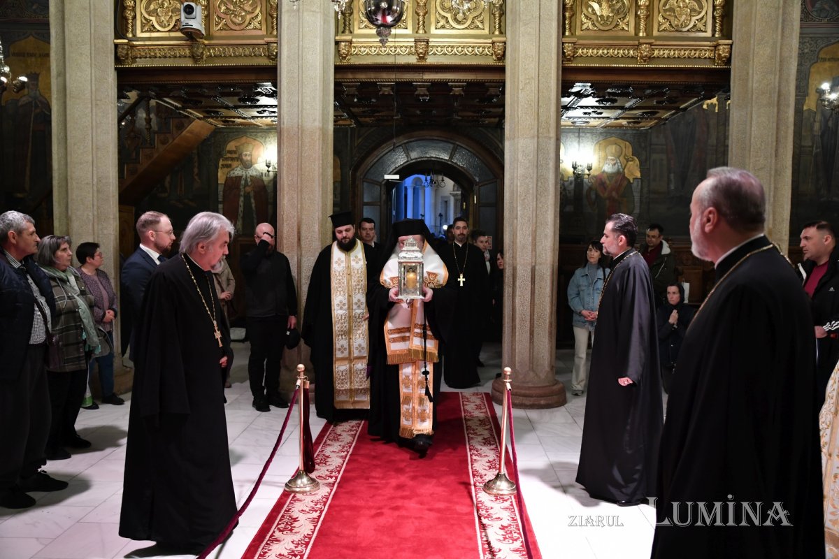 Ceremonia primirii Sfintei Lumini în Catedrala Patriarhală 250553
