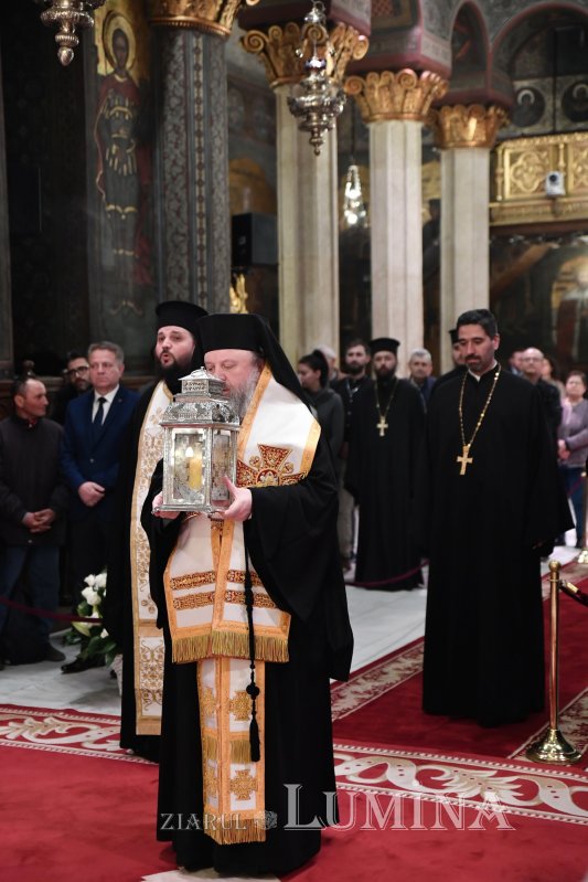 Ceremonia primirii Sfintei Lumini în Catedrala Patriarhală 250554