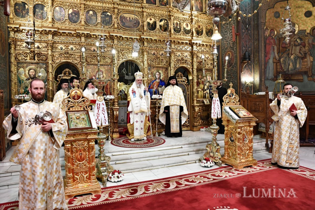 Ceremonia primirii Sfintei Lumini în Catedrala Patriarhală 250555