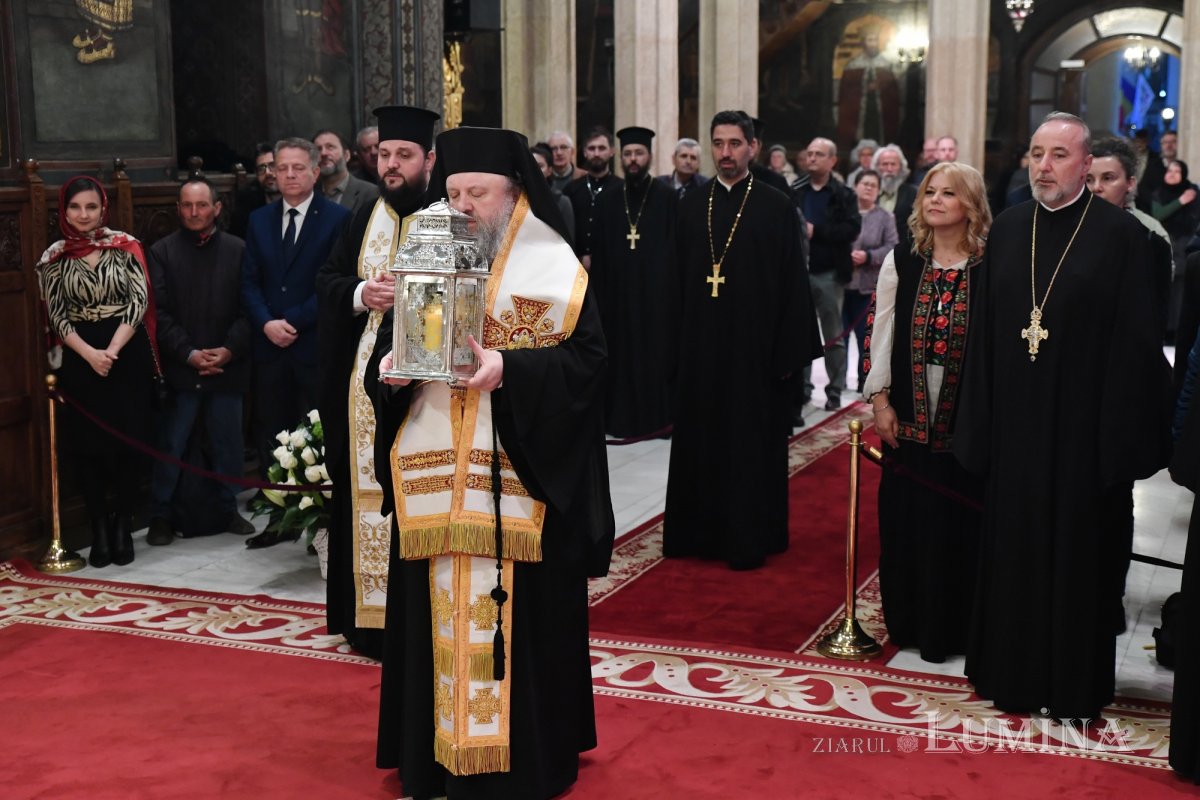 Ceremonia primirii Sfintei Lumini în Catedrala Patriarhală 250557