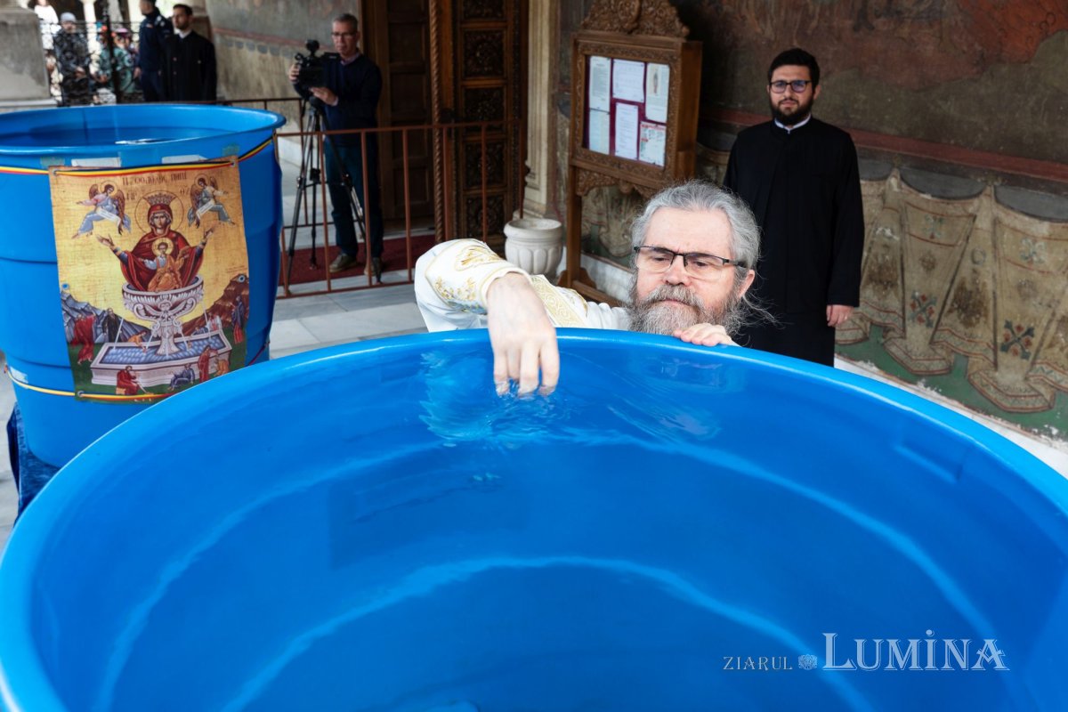 Binecuvântarea Izvorului Tămăduirii pentru bucureșteni  251895