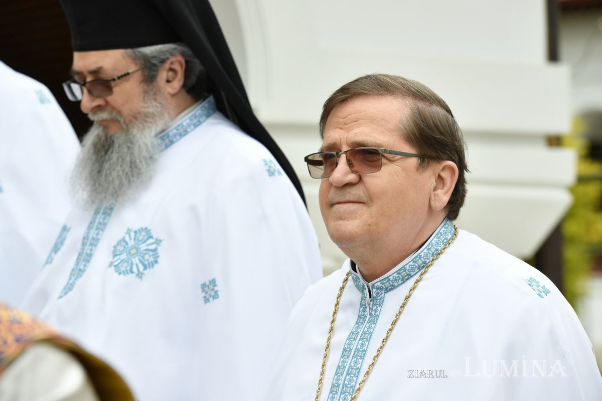 Pelerinaj la izvorul tămăduitor al Mănăstirii Ghighiu 251776