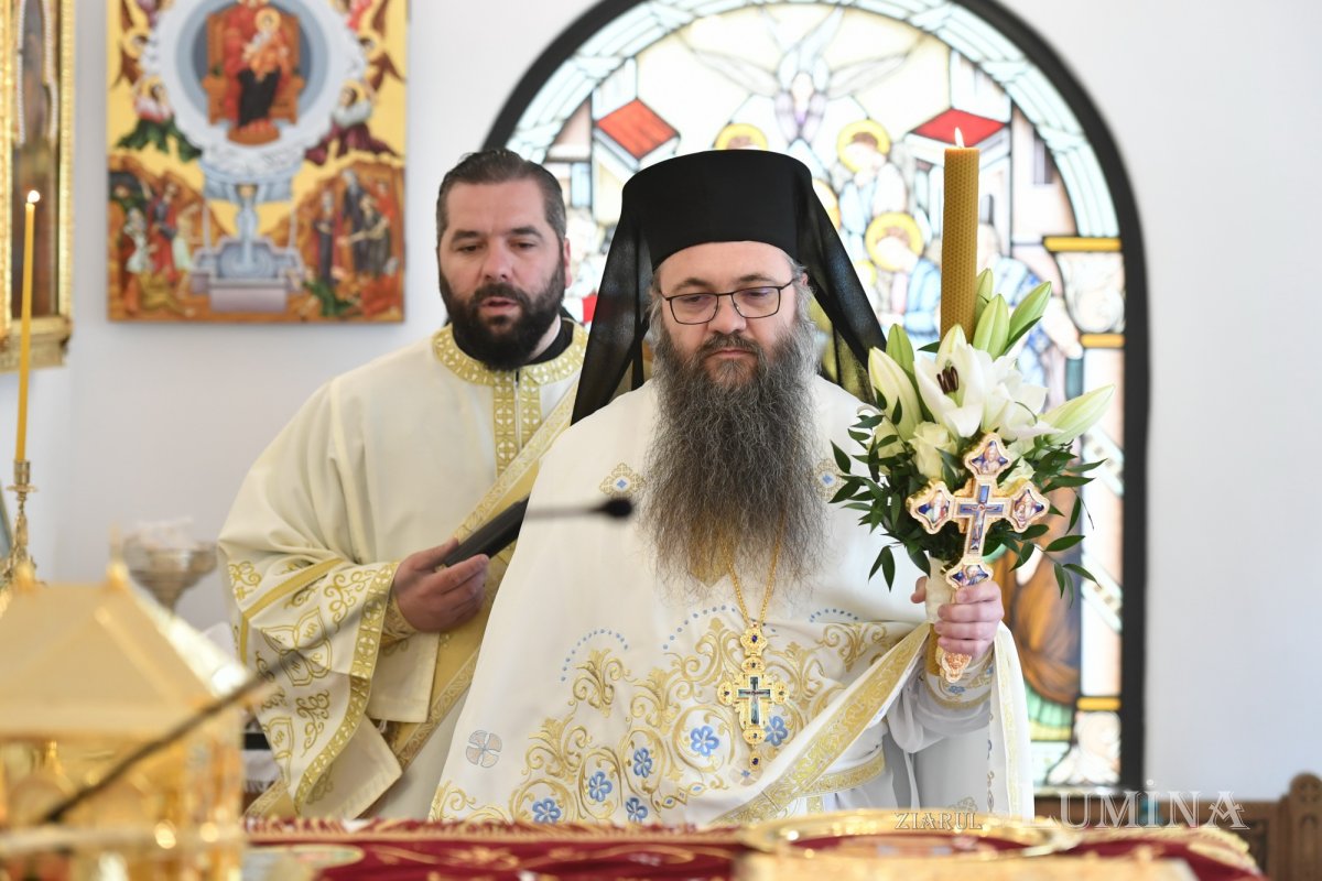 Pelerinaj la izvorul tămăduitor al Mănăstirii Ghighiu 251781