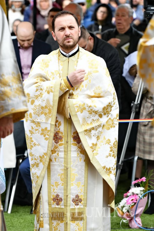 Pelerinaj la izvorul tămăduitor al Mănăstirii Ghighiu 251784