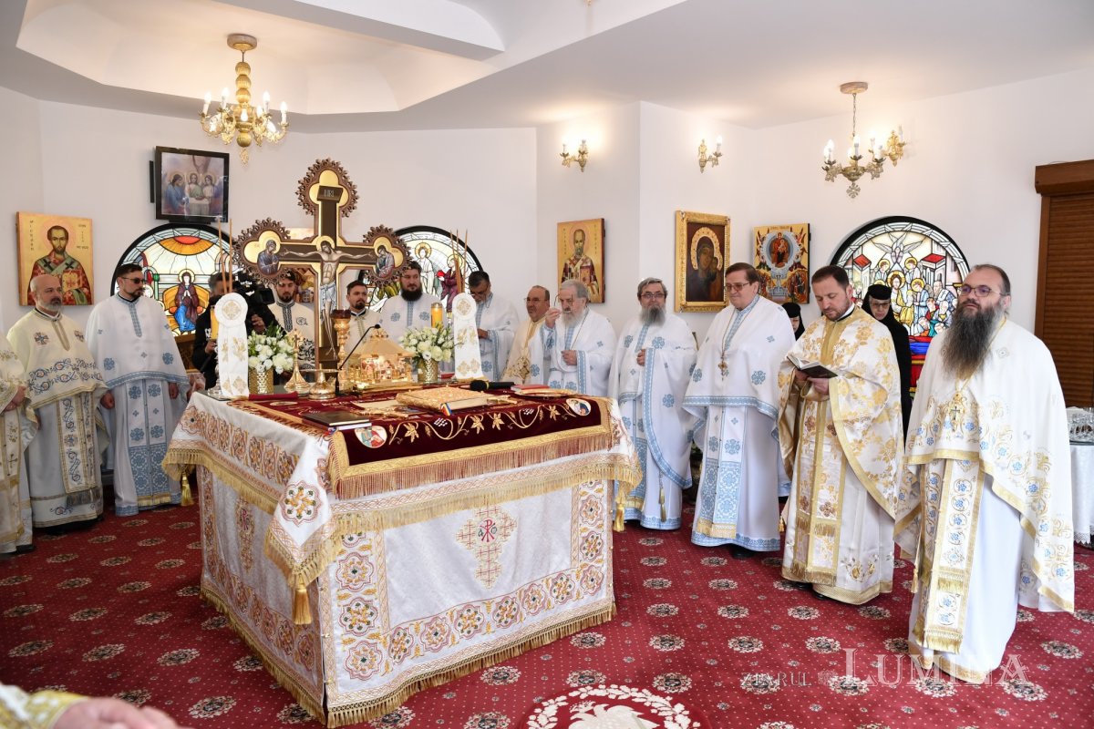 Pelerinaj la izvorul tămăduitor al Mănăstirii Ghighiu 251787