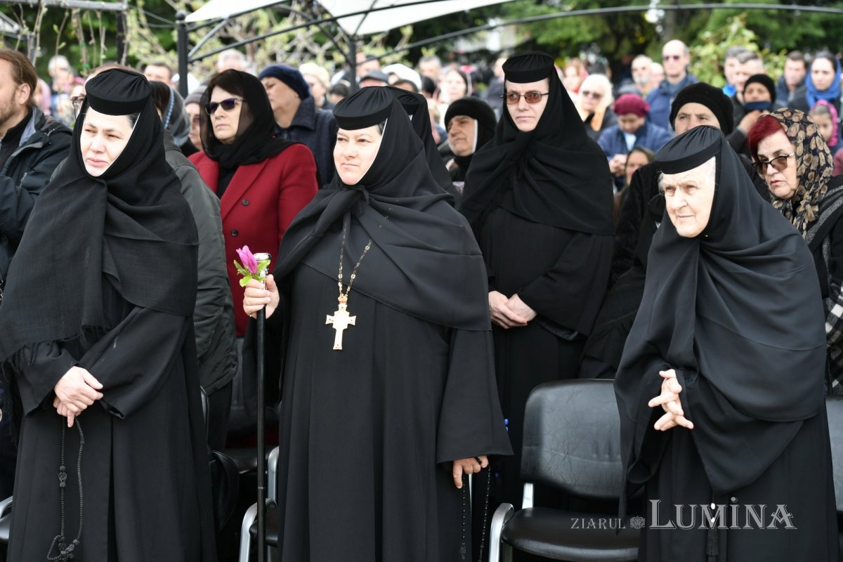 Pelerinaj la izvorul tămăduitor al Mănăstirii Ghighiu 251791