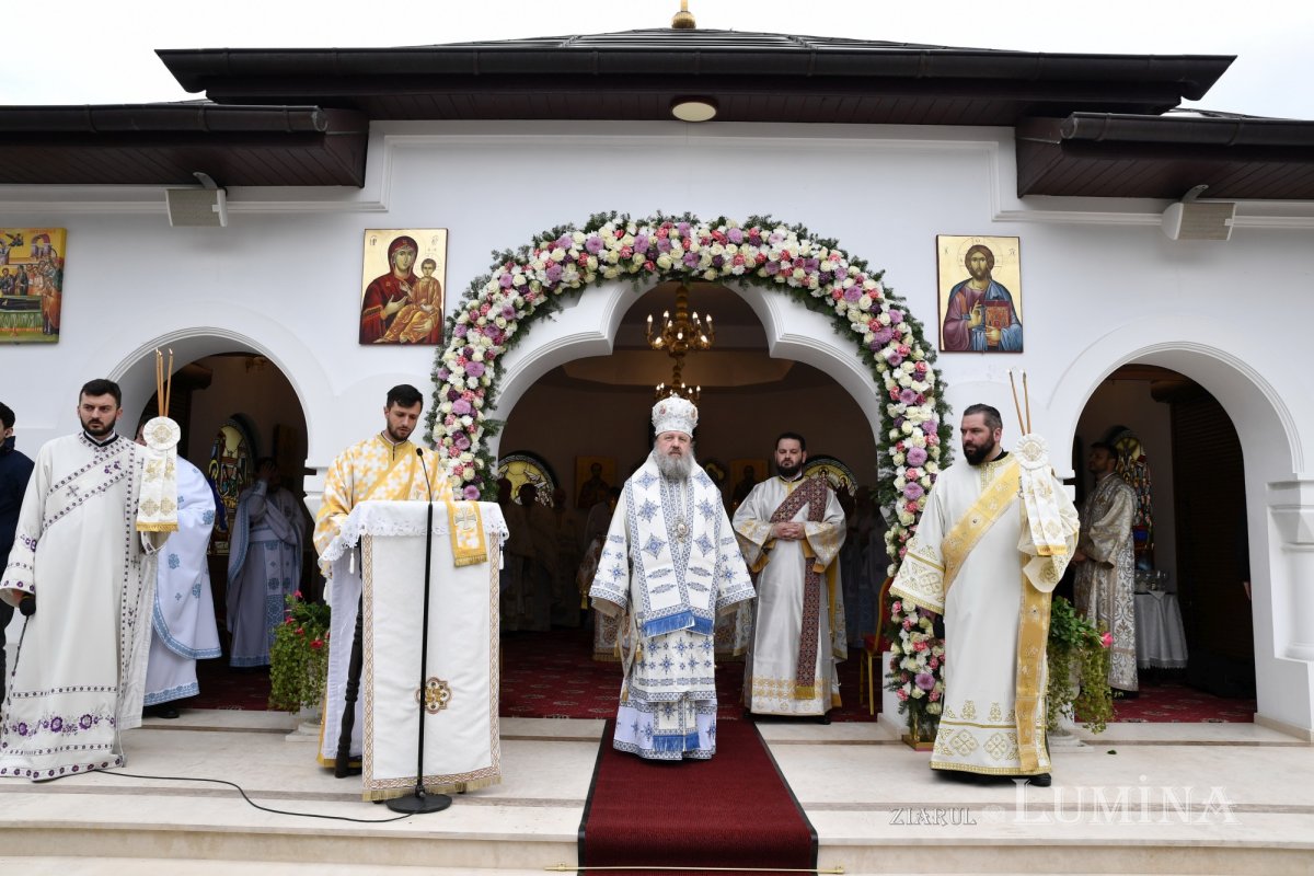 Pelerinaj la izvorul tămăduitor al Mănăstirii Ghighiu 251793