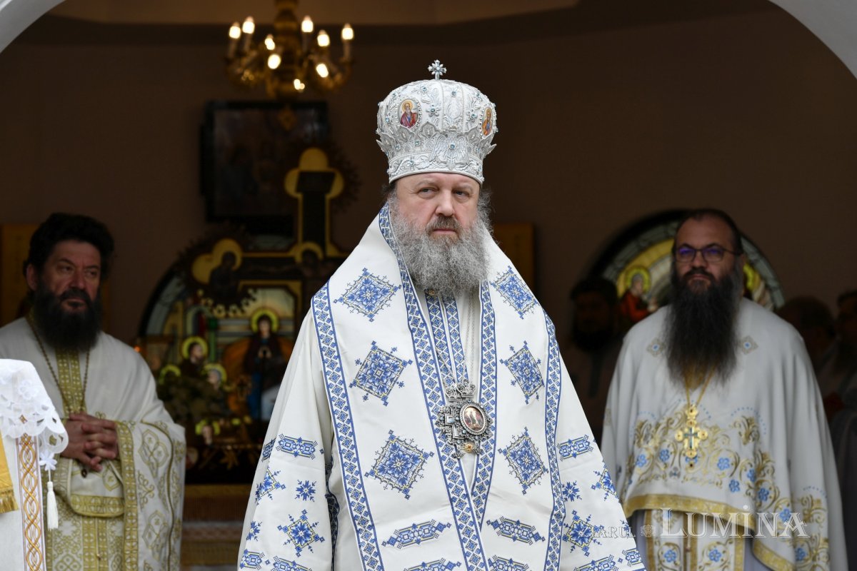 Pelerinaj la izvorul tămăduitor al Mănăstirii Ghighiu 251794