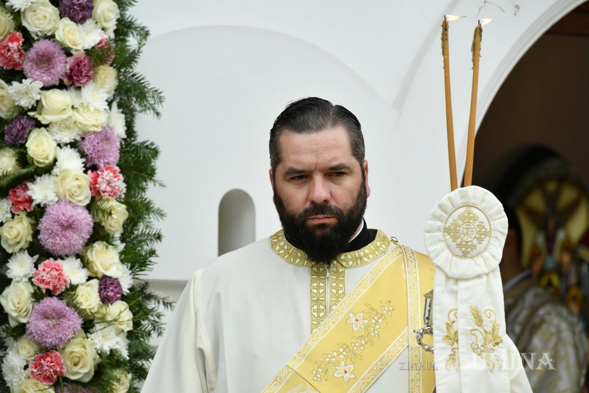 Pelerinaj la izvorul tămăduitor al Mănăstirii Ghighiu 251795