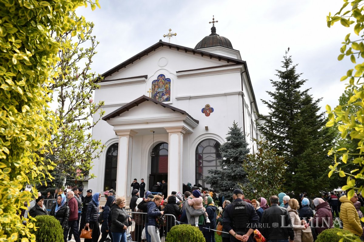 Pelerinaj la izvorul tămăduitor al Mănăstirii Ghighiu 251801