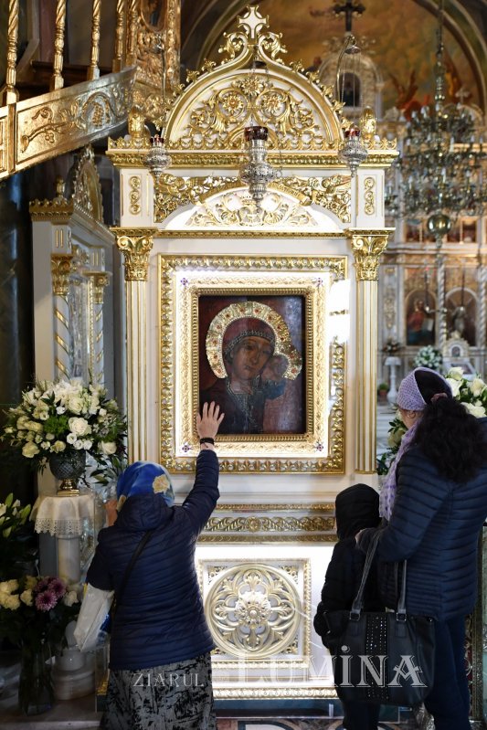 Pelerinaj la izvorul tămăduitor al Mănăstirii Ghighiu 251803