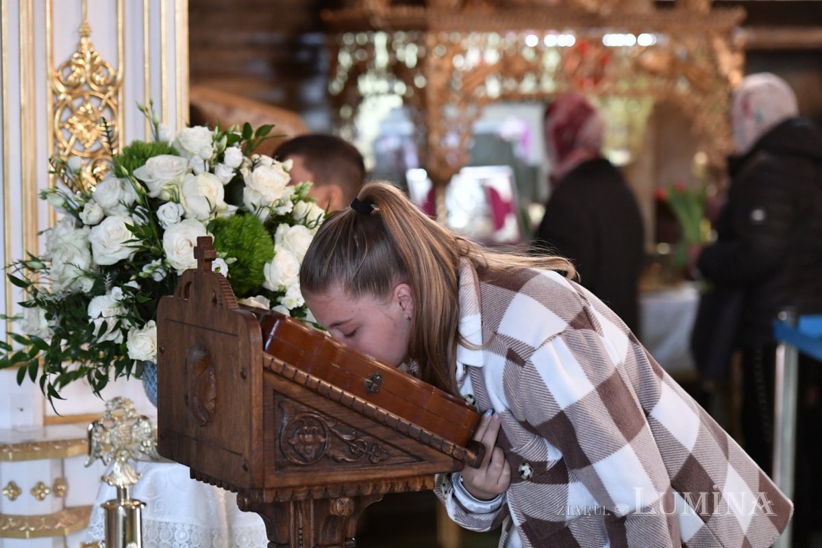 Pelerinaj la izvorul tămăduitor al Mănăstirii Ghighiu 251804