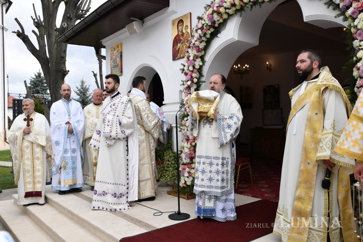 Pelerinaj la izvorul tămăduitor al Mănăstirii Ghighiu 251808