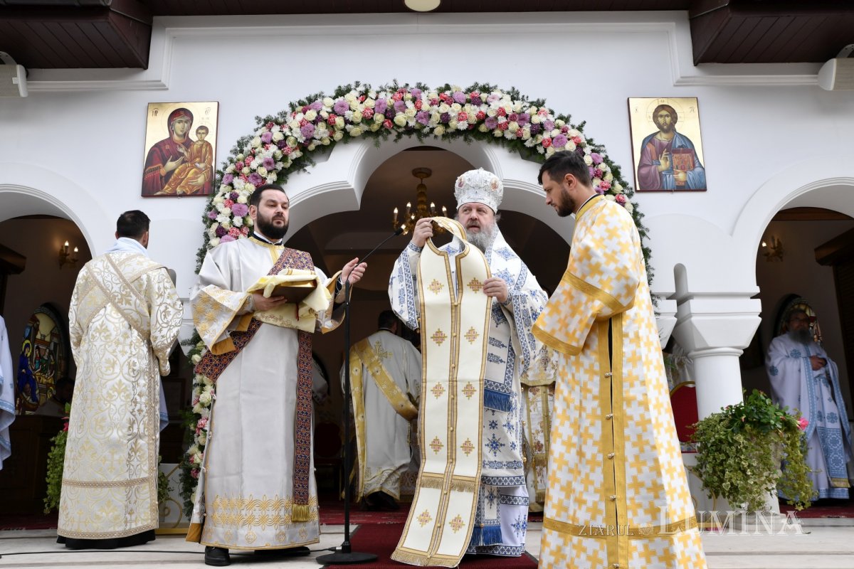 Pelerinaj la izvorul tămăduitor al Mănăstirii Ghighiu 251812