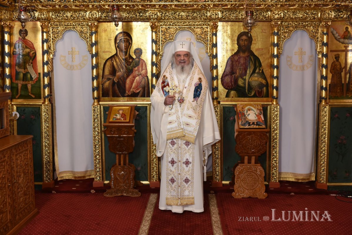 „Dumnezeu a răsplătit cu bucuria Învierii persoanele care au văzut suferințele și moartea lui Hristos” 252454