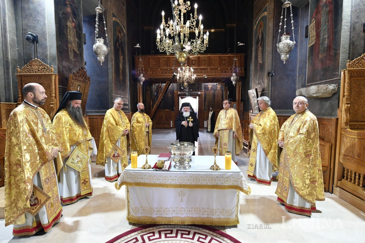 Înnoire la Biserica Domnească din București 252462