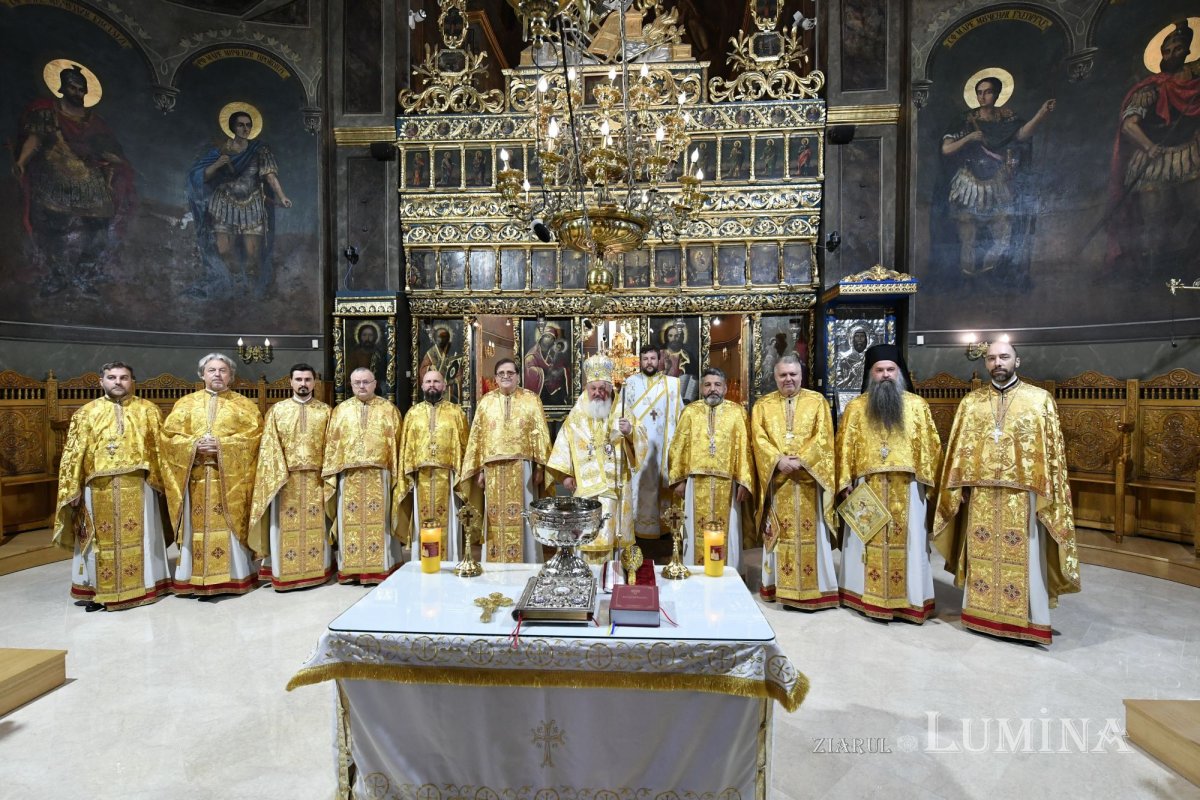 Înnoire la Biserica Domnească din București 252466