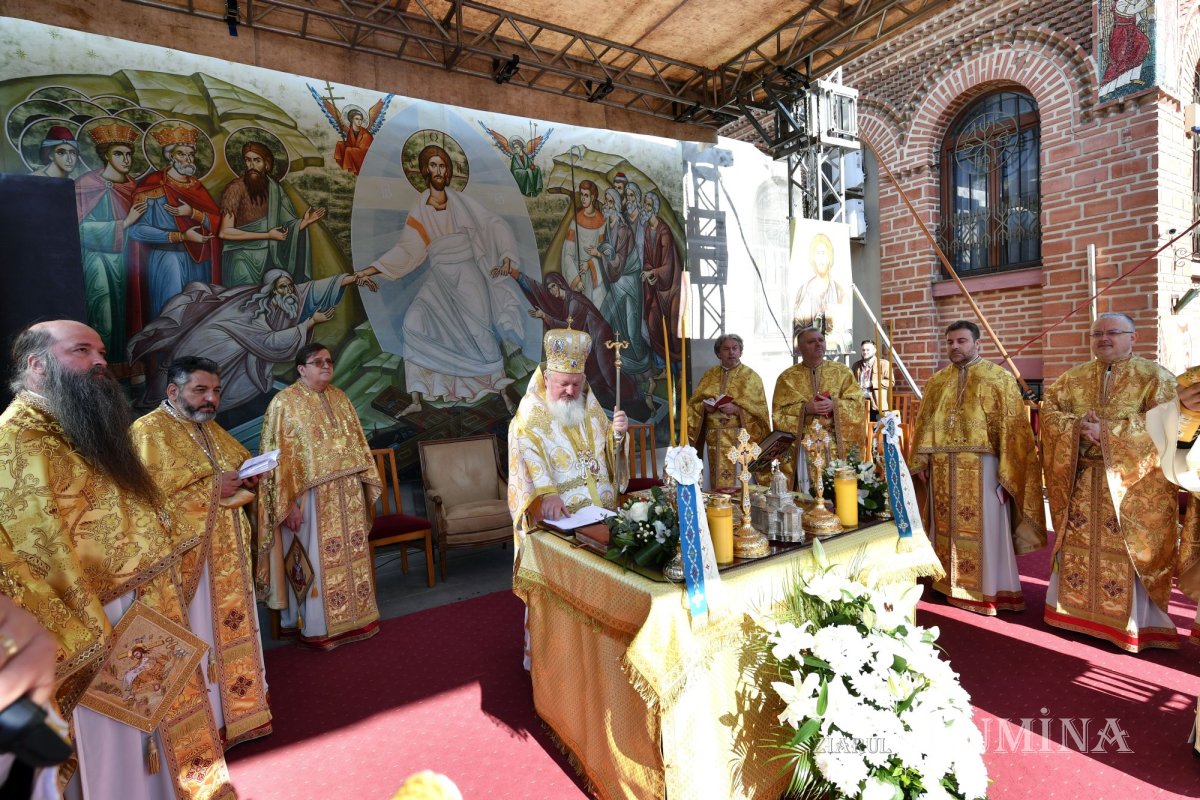 Înnoire la Biserica Domnească din București 252468