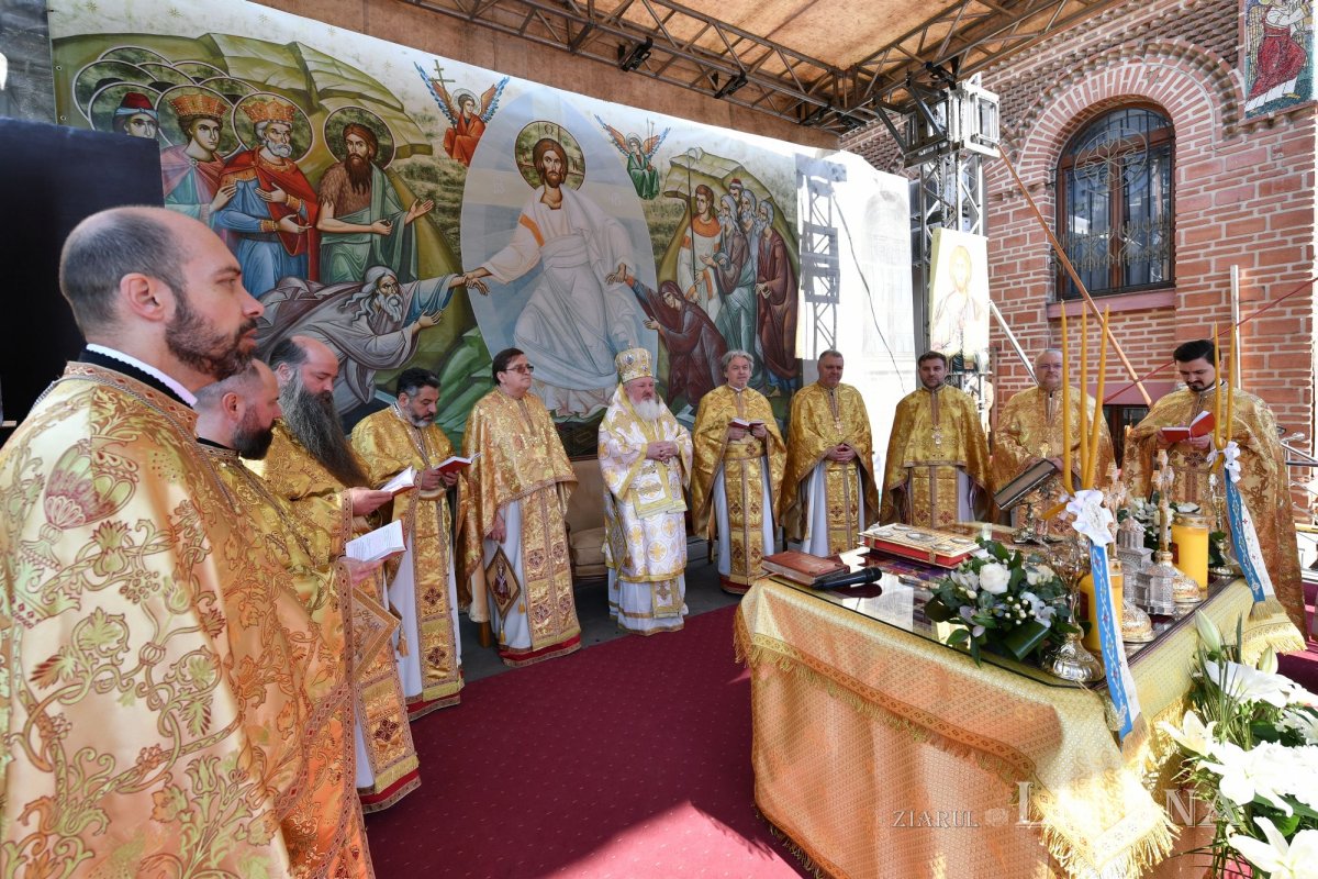 Înnoire la Biserica Domnească din București 252474